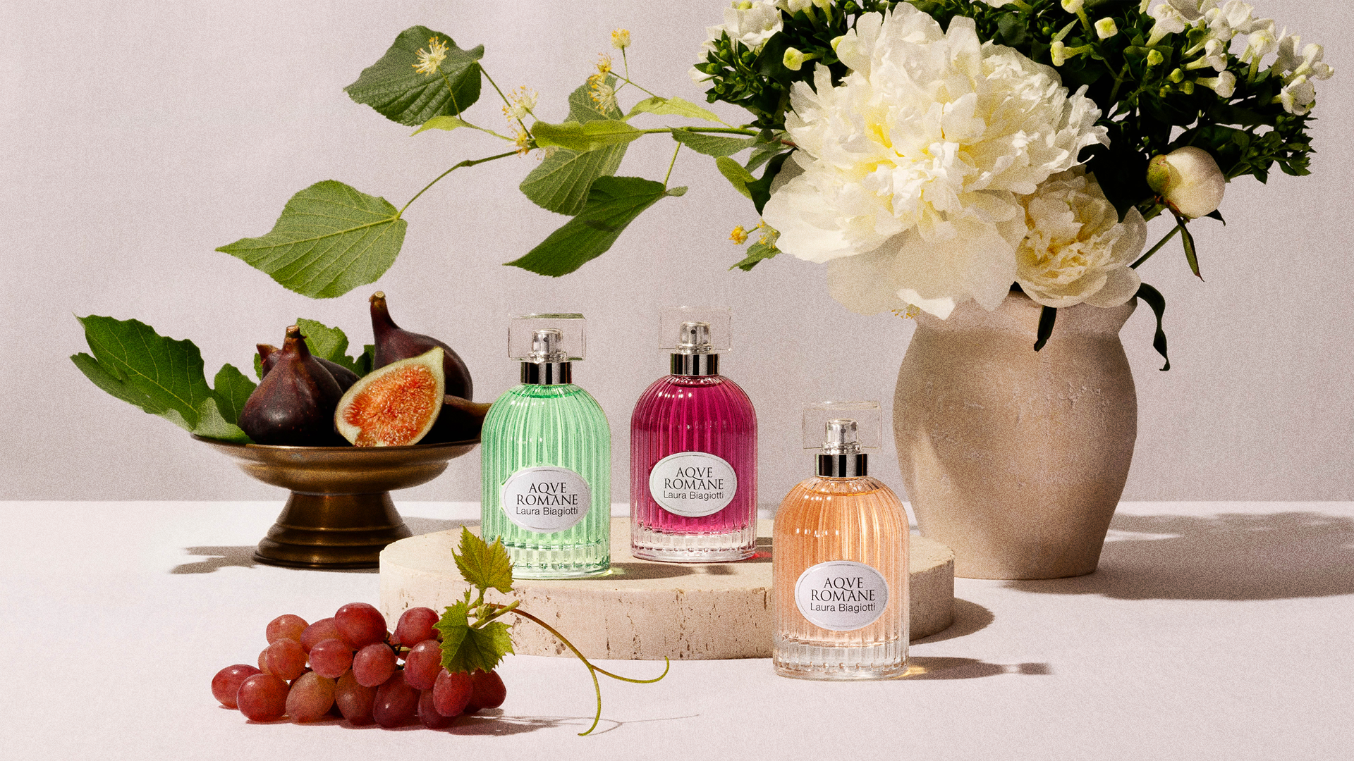 composizione boccette profumo acque romane