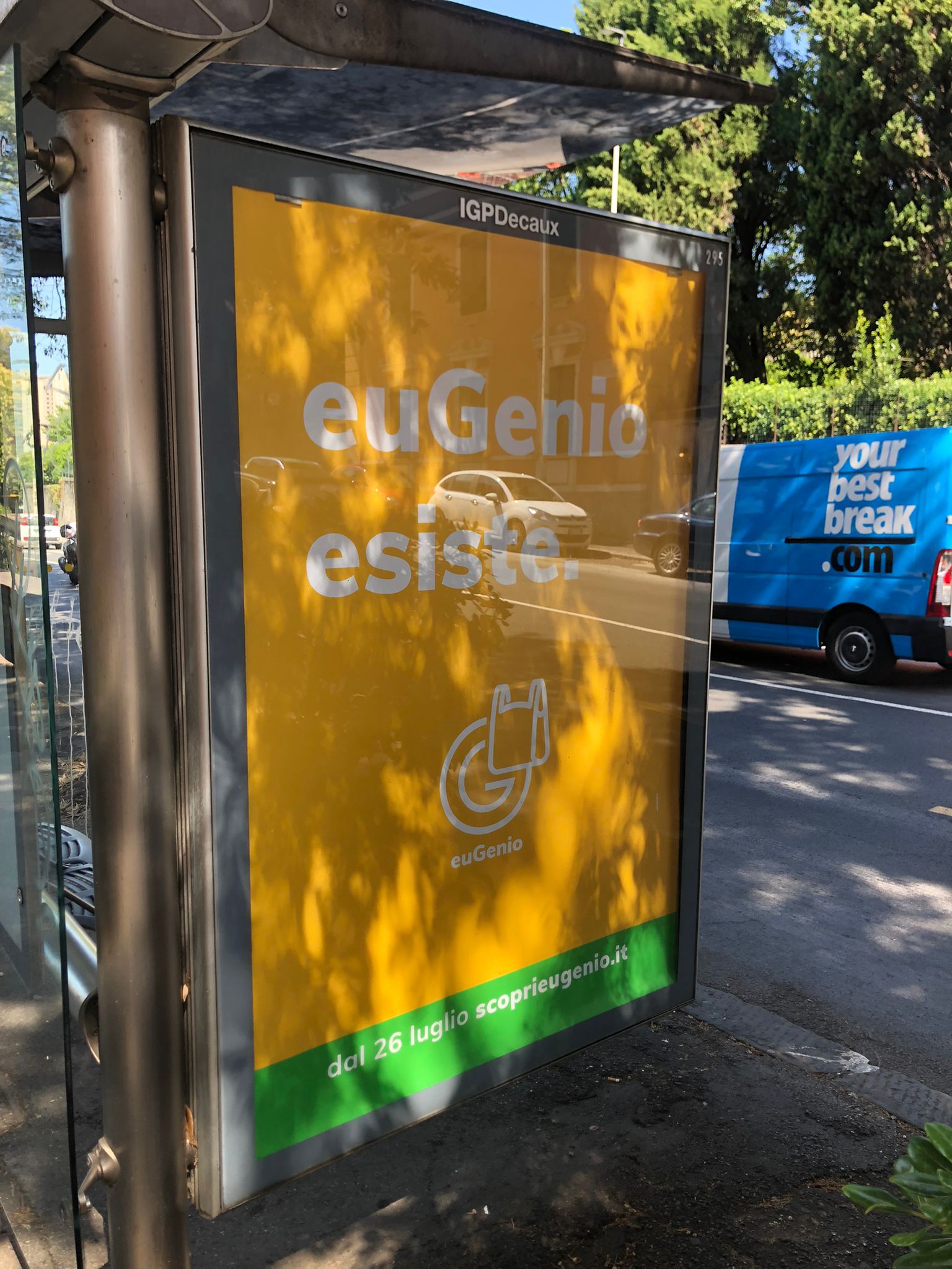 manifesto pubblicitario